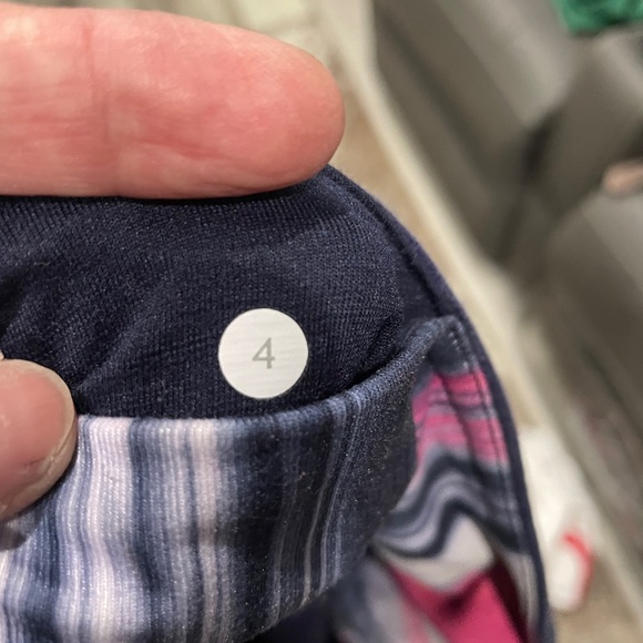 Lululemon Leggings Waist Straight Inseam Navy Blue Size 4 - Picture 9 of 9